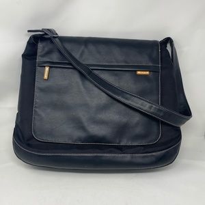 Samsill Microsoft Messenger Laptop Bag for 17 inch Laptops. Black w/Orange Trim